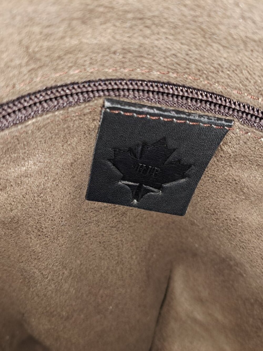 HIP-CANADA MAPLE LEAF-Vintage Black Thick Leather Foldover Bag-Silver-Near Mint - Picture 9 of 9